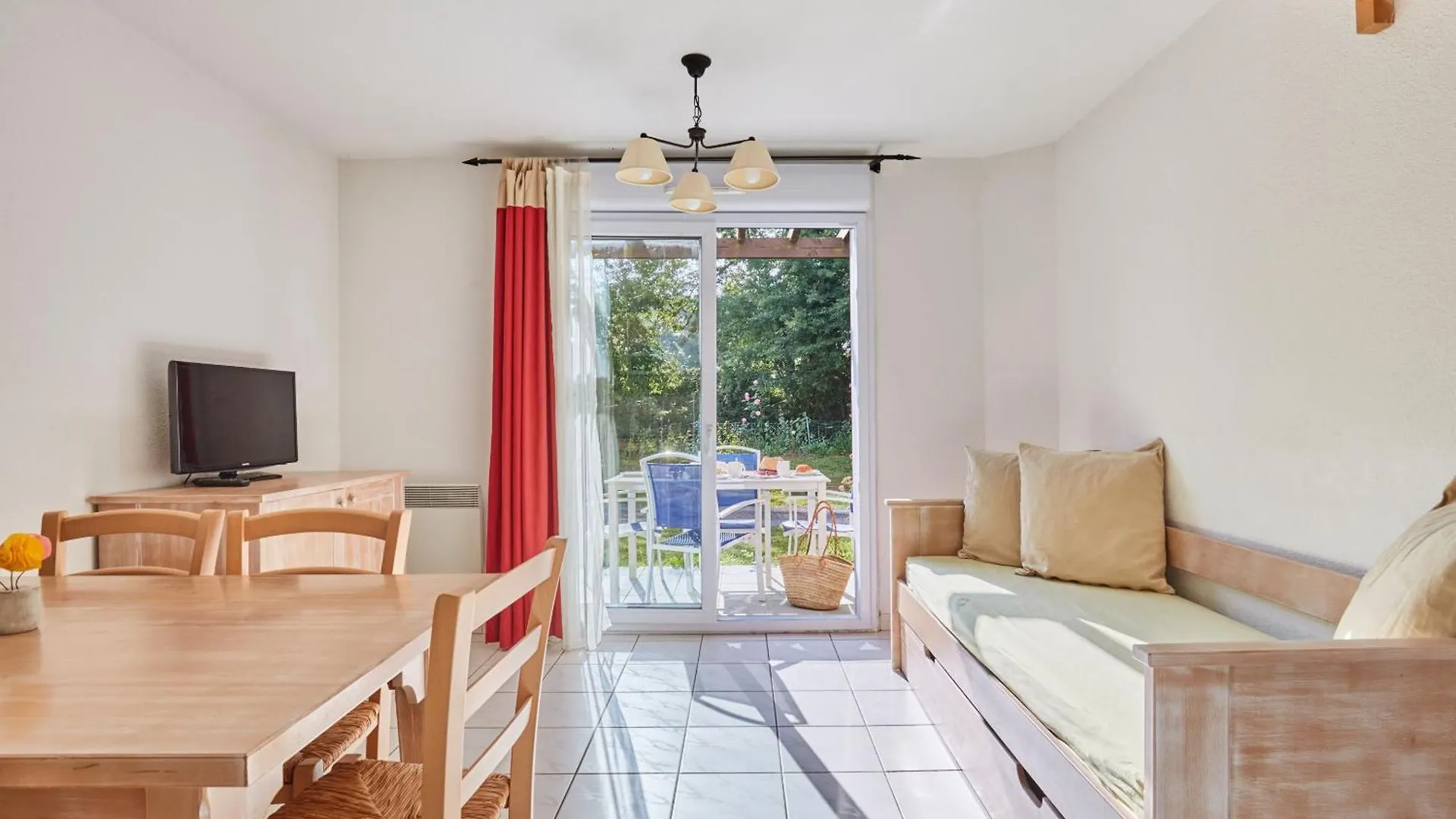 Residence Odalys Le Hameau Du Lac Rignac  Rignac (Aveyron)