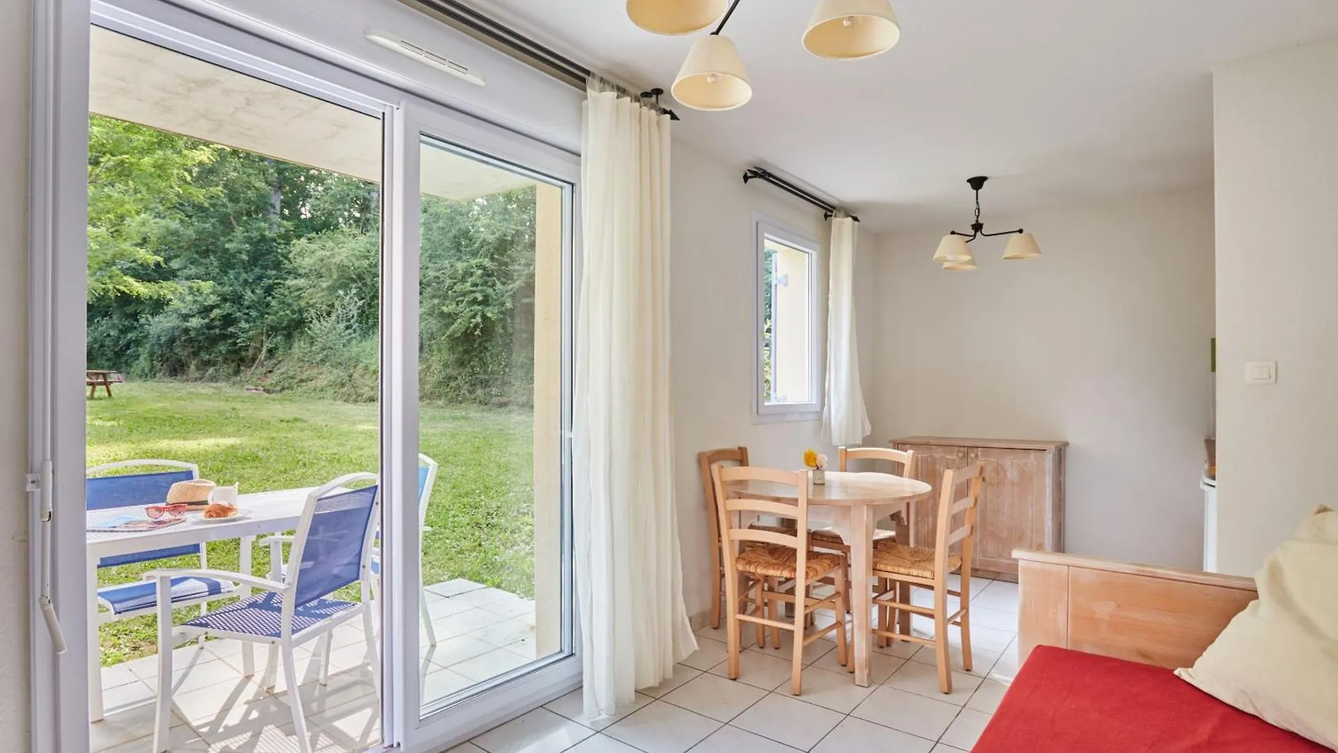 Residence Odalys Le Hameau Du Lac Rignac  Rignac (Aveyron)
