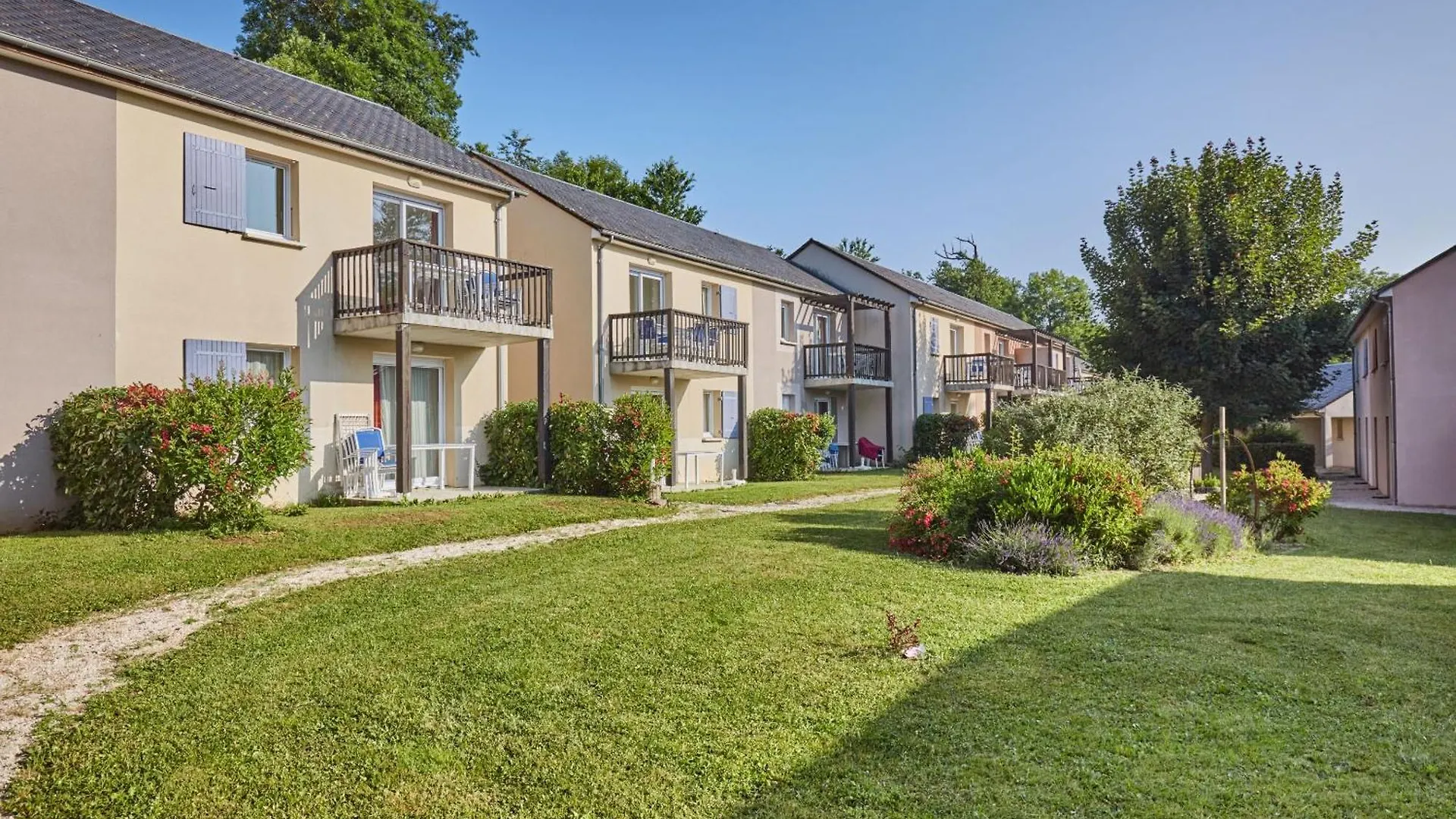 Residence Odalys Le Hameau Du Lac Rignac  Rignac (Aveyron)
